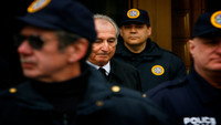 «Madoff: The Monster of Wall Street (2023)» — обои к сериалу #5