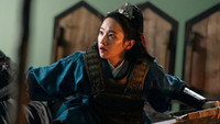 Обои к сериалу «Королева У (2024)» — (12 из 24)