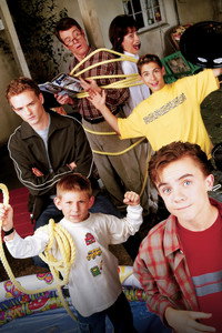 Постер сериала «Малкольм в центре внимания (2000-2006)» — (25 из 77)