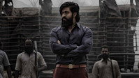 Обои к фильму «Золотые прииски Колара: Глава 2 (2022)» — (13 из 15)