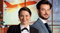 «Christmas Takes Flight (2021)» — обои к фильму #8