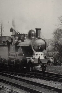 Постер к фильму Irish Mail, L. & N.W. Railway, Taking Up Water at Full Speed (1898)