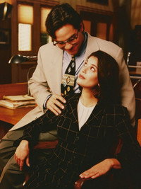 Постер сериала «Лоис и Кларк: Новые приключения Супермена (1993 - 1997)» — (13 из 38)