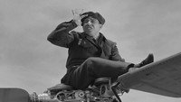 «Исмаил Яссин служит в авиации (1959)» — обои к фильму #1