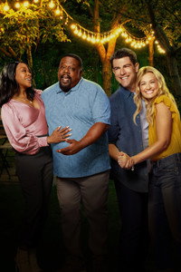 Постер сериала «Соседство (2018)» — (24 из 76)