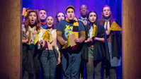 «Puffs: Filmed Live Off Broadway (2018)» — обои к фильму #1