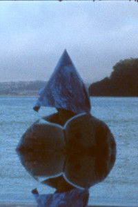 Imagem do Filme To Keep the Mountain at Bay