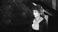 «Амарилли с аллеи Клозес-Лайн (1918)» — обои к фильму #9