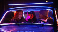 «Неоновое сердце (2023)» — обои к фильму #3