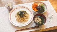 Jiyu Gakuen: Salmon Chirashi Zushi