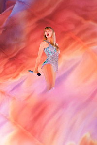Постер фильма «Тейлор Свифт: The Eras Tour (2023)» — (18 из 96)