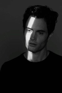 Постер сериала «Ты (2018 - 2025)» — (76 из 180)