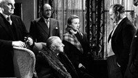 «Человек в белом костюме (1951)» — обои к фильму #2