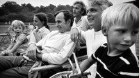 «The Bush Years: Family, Duty, Power (2019)» — обои к сериалу #1