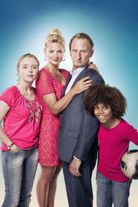 Постер фильма «Семья в аренду (2015)» — (1 из 5)