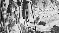 «Чинящая сети (1912)» — обои к фильму #8