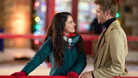 «Angel Falls Christmas (2021)» — обои к фильму #3