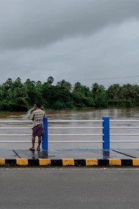 Imagem do Filme അതിരുരേഖ