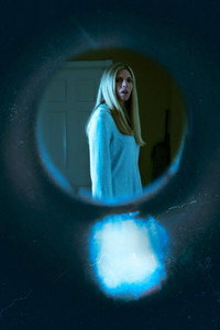 Постер фильма «Home, Not Alone (2023)» — (1 из 2)