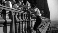 «À l'assaut de la Tour Eiffel (1947)» — обои к фильму #9