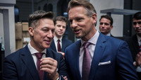 Обои к сериалу «Плохие банки (2018-2020)» — (14 из 35)