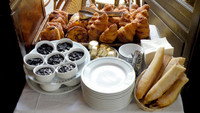«Bizarre Foods: Delicious Destinations (2015)» — обои к сериалу #2