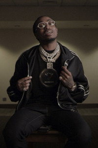 Постер фильма «Ice Cold: The Untold Story of Hip Hop Jewelry (2020)» — (1 из 3)