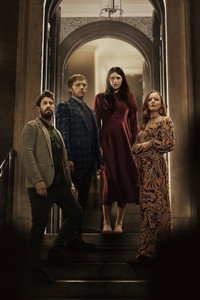 Постер сериала «Дом с прислугой (2019-2023)» — (19 из 87)