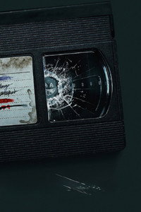Постер сериала «Чёрное зеркало (2011)» — (34 из 176)