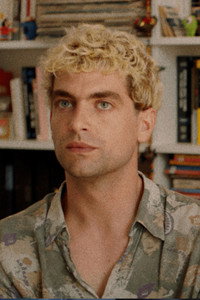 Постер к фильму Léo la nuit (2021)