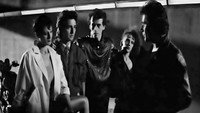 Обои к фильму «I poli pote den koimatai (1984)» — (36 из 56)