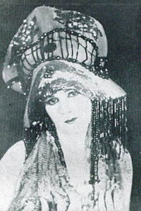 Laura Munken profile