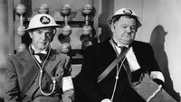 «Воздушные рейдеры (1943)» — обои к фильму #1