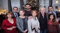 «Вместе под рождественской елью (2014)» — обои к фильму #1