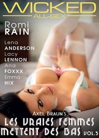 Les vraies femmes portent des bas vol.3