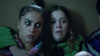 Ver Élite historias breves: Guzmán Caye Rebe Temporada 1 Capitulo 3 Online Gratis HD Poster VER Élite historias breves: Guzmán Caye Rebe Temporada 1 Capitulo 3 Online Gratis HD