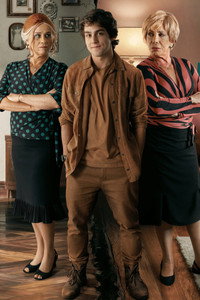 Постер сериала «Я, моя бабушка и бык (2019)» — (1 из 4)