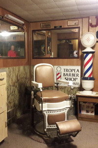 Постер фильма «Fugazi's Barber (2021)» — (2 из 2)
