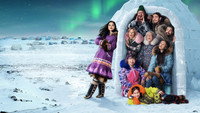 Обои к сериалу «Севернее севера (2025)» — (1 из 31)