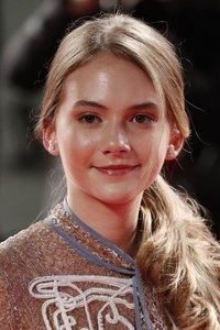 Emilia Jones