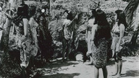 «The Women of Pitcairn Island (1956)» — обои к фильму #1