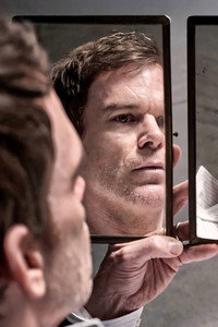 Постер сериала «Декстер: Воскрешение (2025)» — (27 из 66)