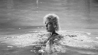 «Что-то должно случиться (1962)» — обои к фильму #1