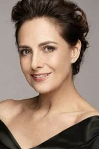Diana Bracho as Silvia Ballesteros in El cumpleaños del perro