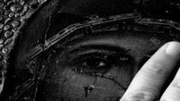 «Именно та покрывает цветами собственную могилу (2006)» — обои к фильму #1