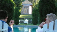 «Gay Gardens* (*Happy Gardens) (2013)» — обои к фильму #1