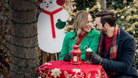 «Just Like a Christmas Movie (2023)» — обои к фильму #3