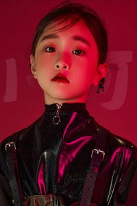 权美妮
