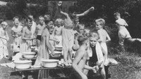 «Отец четверых и волчата (1958)» — обои к фильму #1