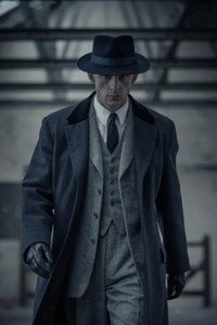 Постер фильма «Острые козырьки: Бессмертный человек (2026)» — (15 из 77)